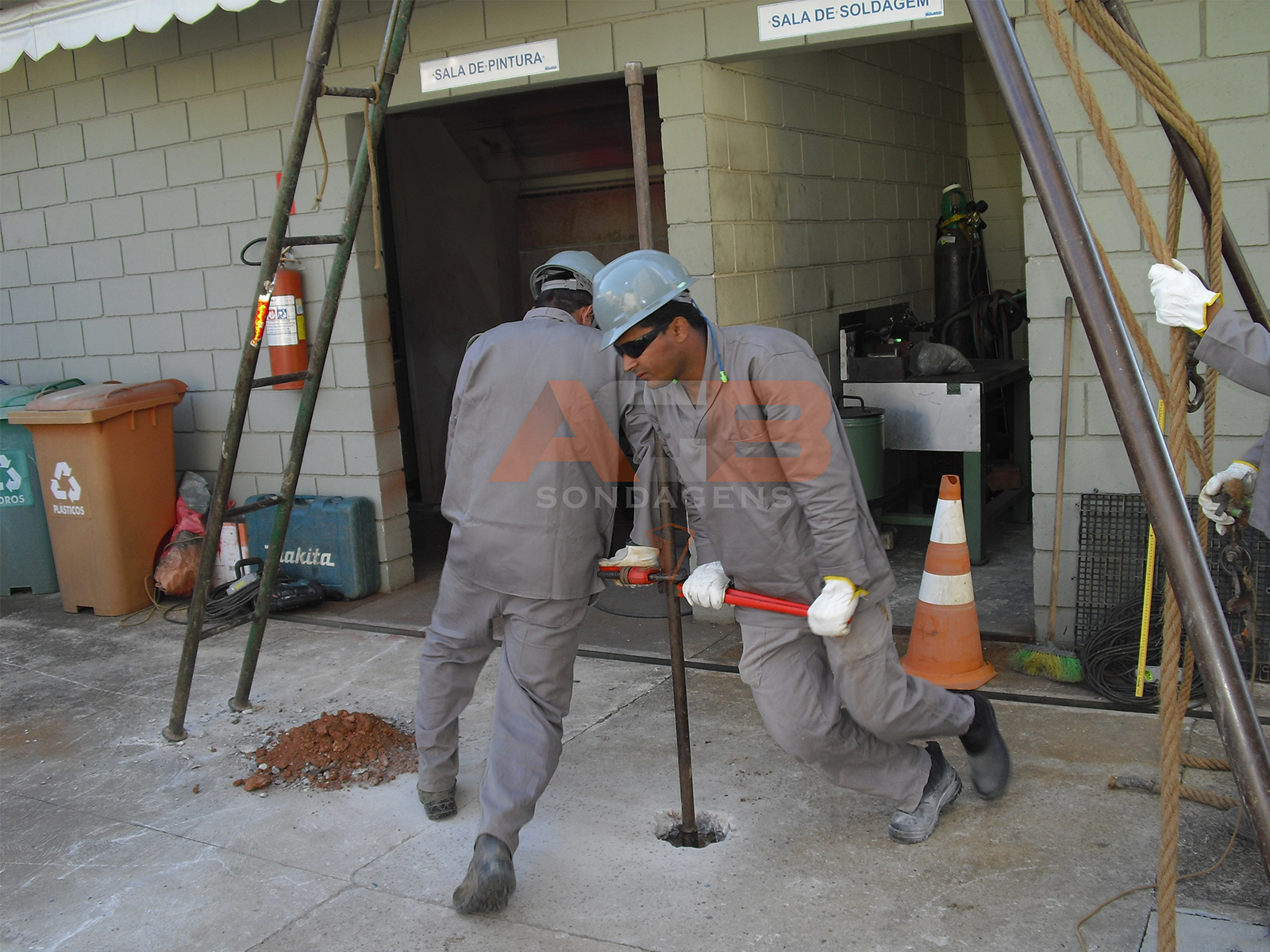 Foto 3 Sondagem Ambiental.jpg